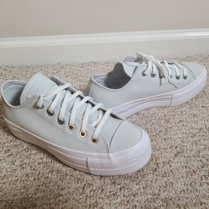 Light Gray Platform Converse Womens Size 7